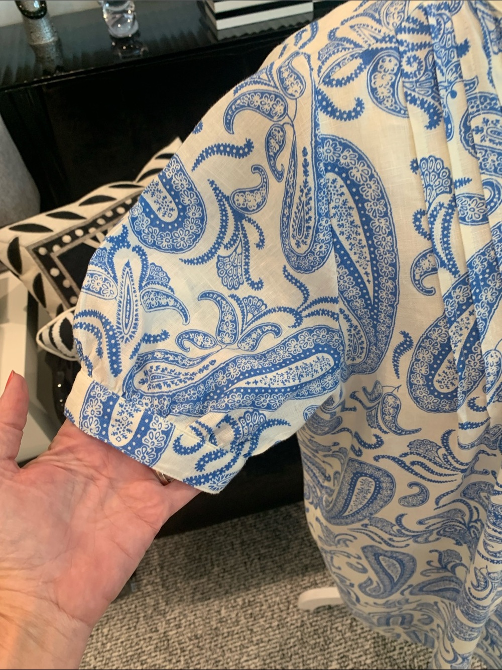 J McLaughlin Blue & White Paisley V-Neck Women's Dress medium. New! - Picture 3 of 9